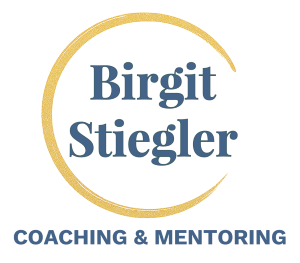 Logo Birgit Stiegler mit goldenem Ring in Sichelform